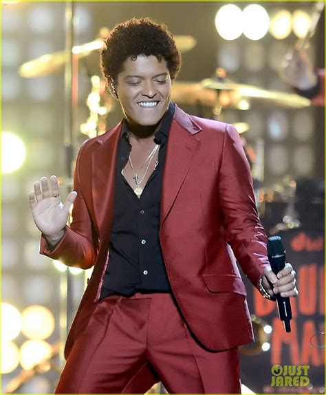 bruno mars billboard music awards.